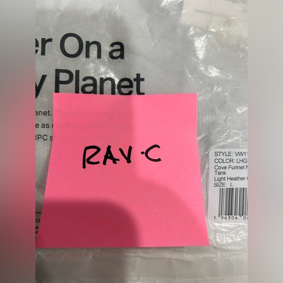 Vuori Women's Large Cove Funnel Neck Tank Light Heather Grey NWT Stretch Knit - Picture 7 of 7